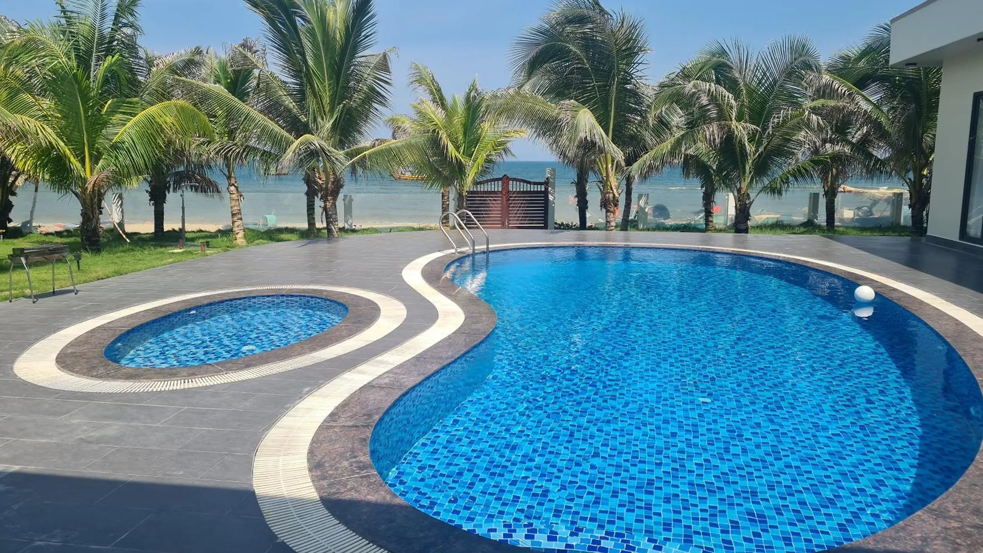 Lang Chai Beachfront Villa Phan Thiet