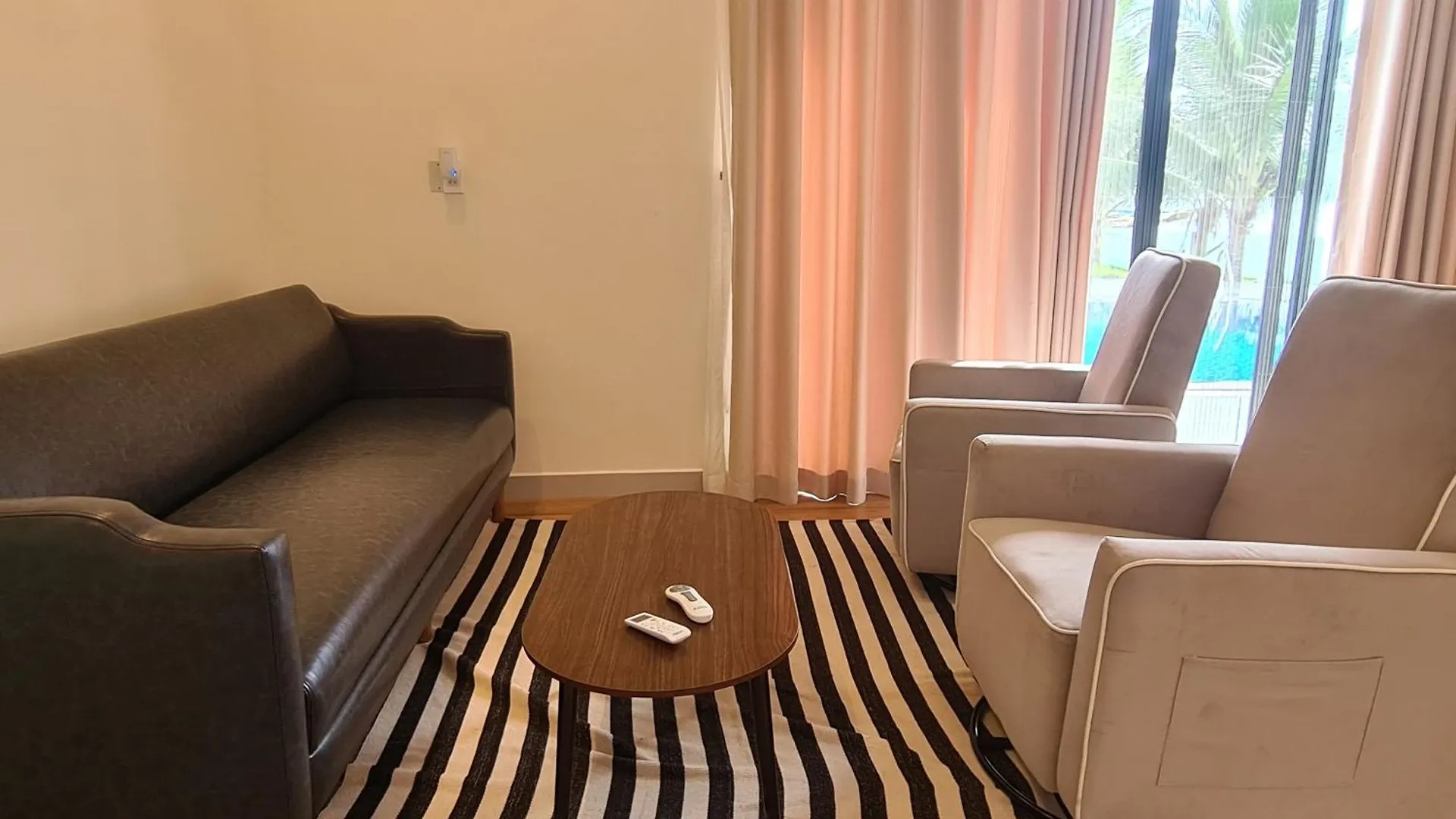 Lang Chai Beachfront Villa Phan Thiet 0*,